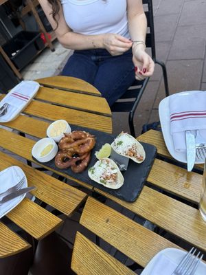 Ardesia Wine Bar by null