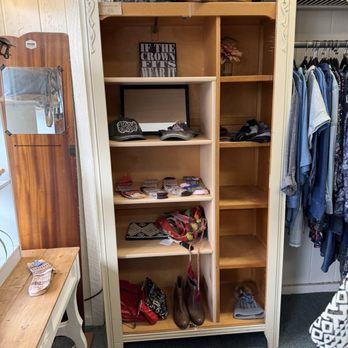 Creative Mercantile - Used, Vintage & Consignment Near Me - Reedsport, Oregon Creative Mercantile - Used, Vintage & Consignment Near Me - Reedsport, Oregon