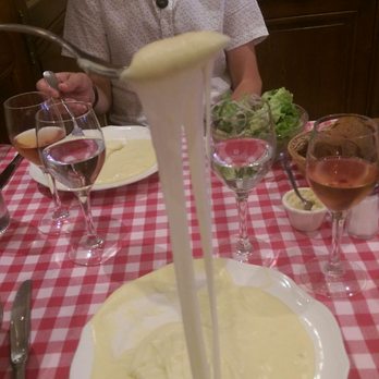 L'Auberge Aveyronnaise - Yummy, gooey aligot - French Near Me - Paris, 75