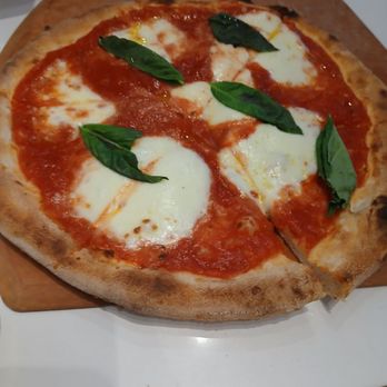 LaScala's Fire - Margarita pizza - Modern European Near Me - Marlton, New Jersey LaScala's Fire - Margarita pizza - Modern European Near Me - Marlton, New Jersey