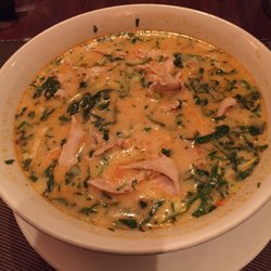 Restaurant Sakura Chi - Soupe au poulet pimentée au lait de coco! La meilleure :)