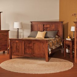 Gigglin' Pig - Artisan Bedroom