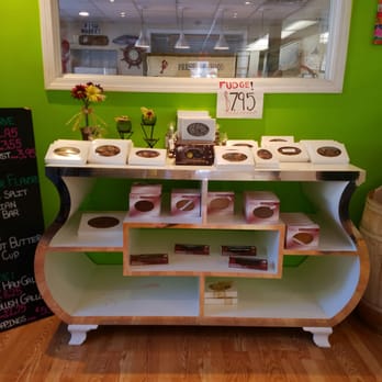 Something Sweet - a display of donuts and pastries - Ice Cream & Frozen Yogurt Near Me - Peabody, Massachusetts