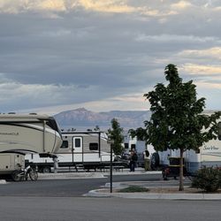 Birdie Rv Park - Large spaces