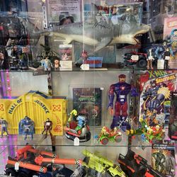 Skylarks Toys & Comics