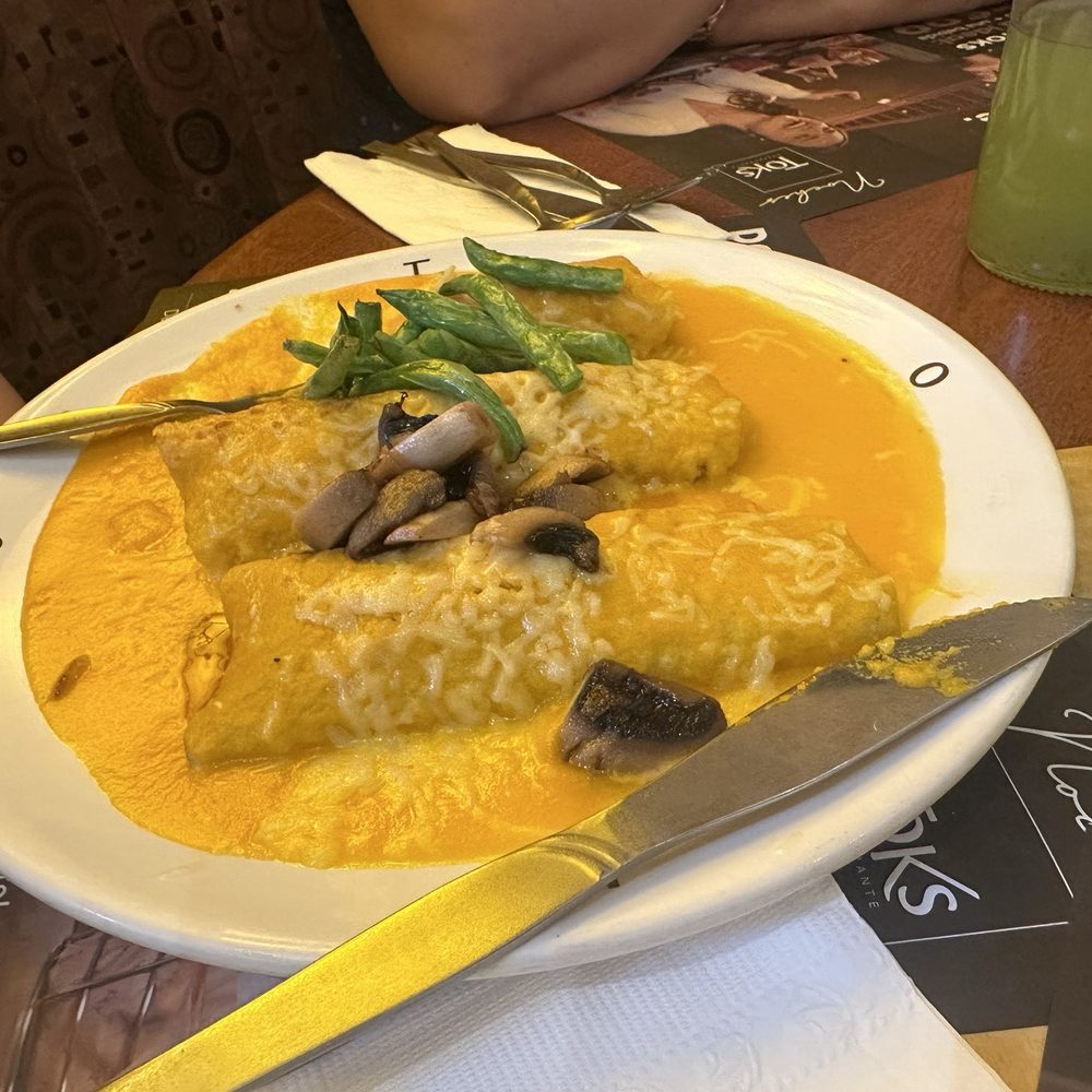 Tok's - Enchiladas Vegetarianas - Mexican Near Me - México, D.F., DIF