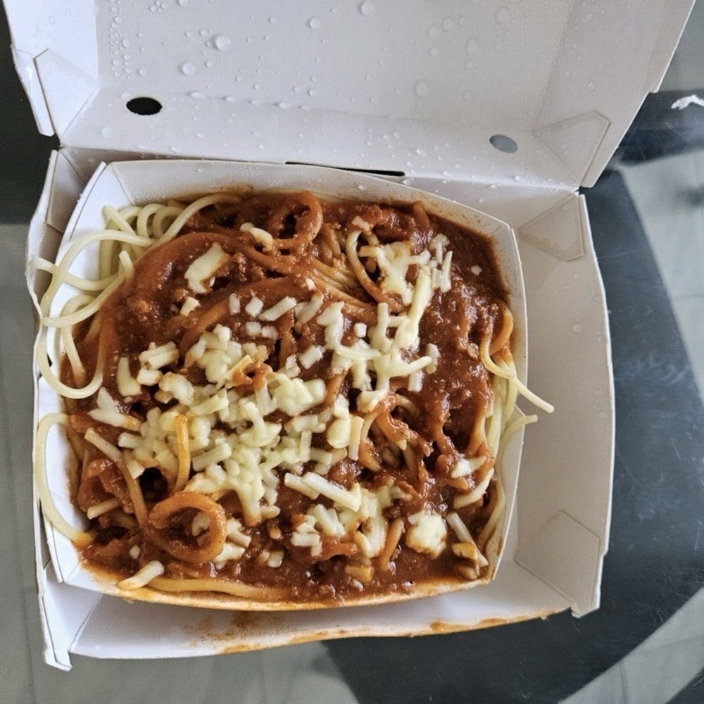 Jollibee - Single spaghetti should NOT be in a small box placed into it's REAL box. Use this only if there's chicken order together. Shrinkflation? - Fast Food Near Me - Fairfield, California