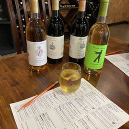 Wine tasting selection & bottles we decided to home!
