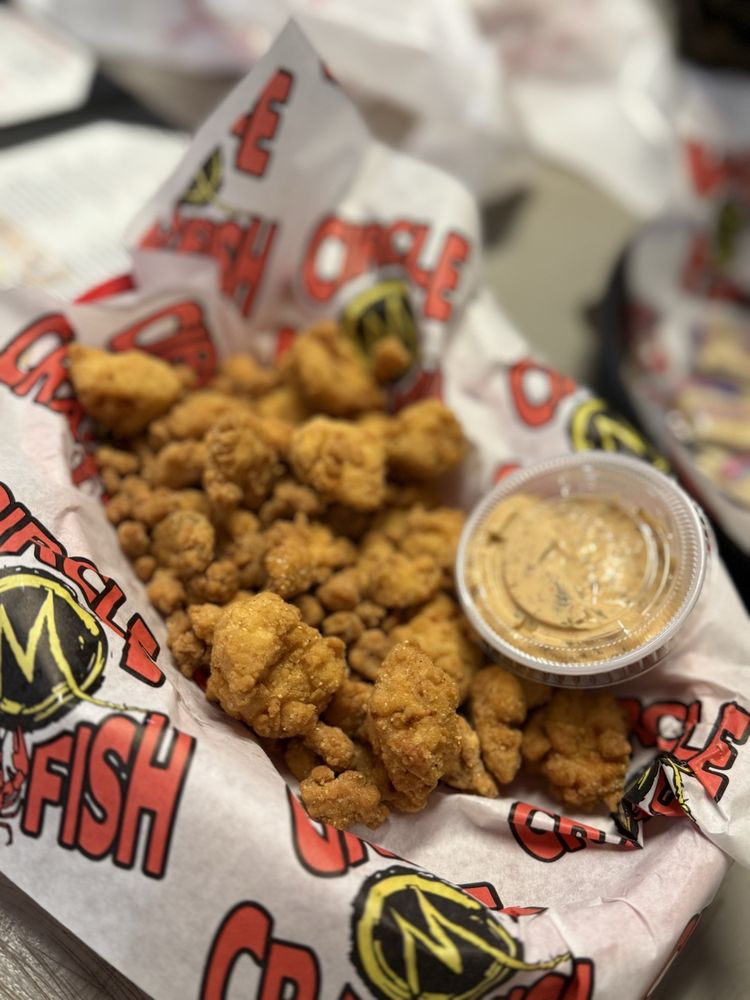 Circle M Crawfish Logo