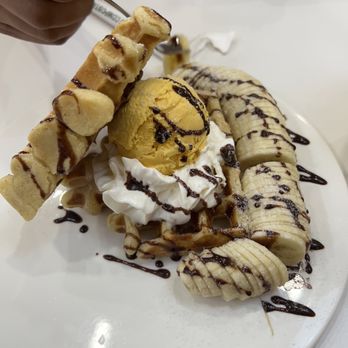 Mango Mango Dessert - Banana nutella waffle - Desserts Near Me - Aiea, Hawaii