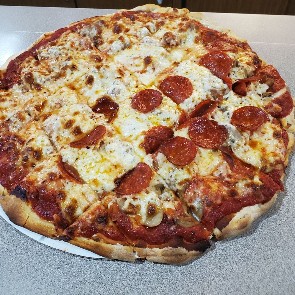 Half sausage, half pepperoni (forgot to ask for well-done, but still quite good).