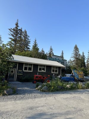 Exit Glacier Salmon Bake by null