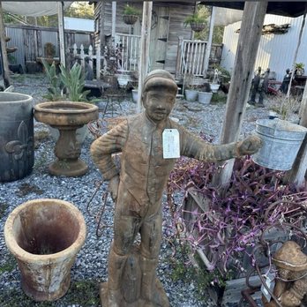 Pawn Smart - Their garden areas has a wide variety of statues, pottery & fountains!! - Pawn Shops Near Me - Abbeville, Louisiana Pawn Smart - Their garden areas has a wide variety of statues, pottery & fountains!! - Pawn Shops Near Me - Abbeville, Louisiana