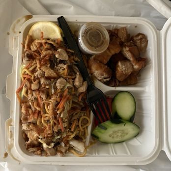 Jing-Jing's Filipino Cuisine - Pansit Chow mien with Letchon Kawali - Food Trucks Near Me - Eugene, Oregon Jing-Jing's Filipino Cuisine - Pansit Chow mien with Letchon Kawali - Food Trucks Near Me - Eugene, Oregon