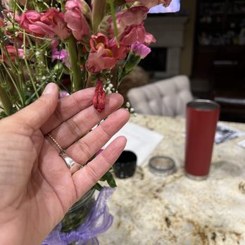 H-E-B - Dead flower - Grocery Near Me - Cedar Park, Texas