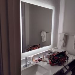 Comfort Suites Salem - Bathroom