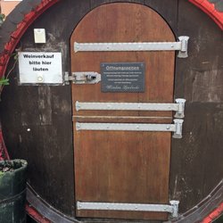 Weinbau Georg Landwehr - Das "NOTRUF"-Fass