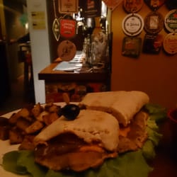 Buena Birra Social Club - Sanguchazo de milanesa