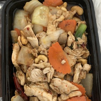 Nine & Nine Thai Kitchen - chicken with cashew nut (served with rice) - Thai Near Me - Pasadena, California Nine & Nine Thai Kitchen - chicken with cashew nut (served with rice) - Thai Near Me - Pasadena, California