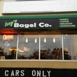 Izzy's Bagel - Izzys storefront