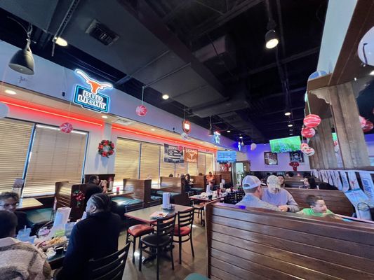 Wings 'N More by null