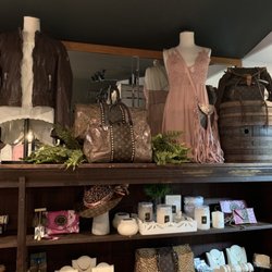 Hotoveli Boutique