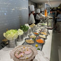 Seda Bonifacio Global City - Breakfast buffet included in the reservation for 2 people per room. 6/2023