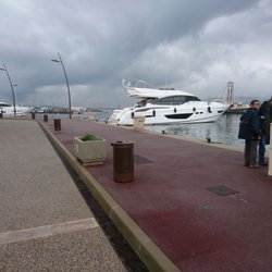 Port de Saint-Tropez - Hier stehen Yachten aller Preisklassen.