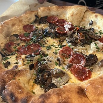 North Italia - Funghi pizza with added pepperoni - Italian Near Me - Gilbert, Arizona North Italia - Funghi pizza with added pepperoni - Italian Near Me - Gilbert, Arizona