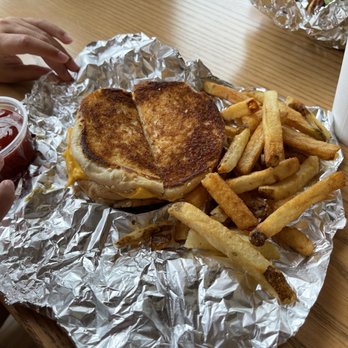 Five Guys - 6.30.22 - Burgers Near Me - Myrtle Beach, South Carolina