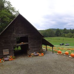 Choestoe Farms - Our old barn. Built in 1902