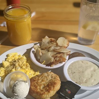 Limestone Grille - Breakfast was good I enjoyed the biscuits and gravy the most ,eggs are great, potatoes, little sausage. - American Near Me - Mt Vernon, Kentucky