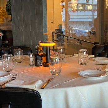 Via Alloro - Nice settings for indoor seating. I like their adjustable table lamps. - Italian Near Me - Beverly Hills, California Via Alloro - Nice settings for indoor seating. I like their adjustable table lamps. - Italian Near Me - Beverly Hills, California