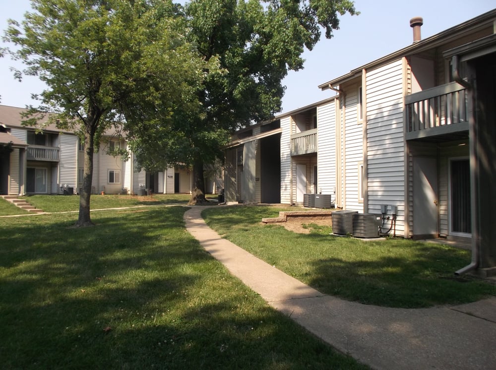 TRINITY PARK APARTMENTS 11043 Mollerus Dr, Saint Louis, Missouri