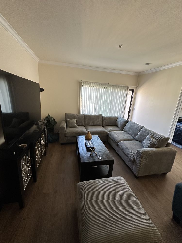 ALVAREZ FURNITURE STORE Updated August 2024 13 Photos & 20 Reviews 2701 S San Pedro St