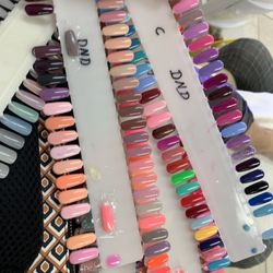 Nail Club - Multiple selection of colors.