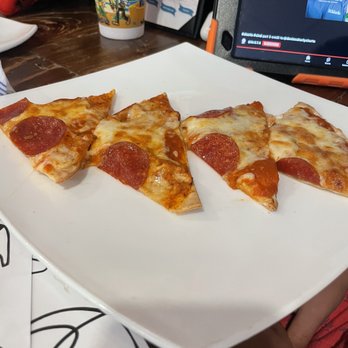 Blackwall Hitch - Rehoboth Beach - Kids pizza - New American Near Me - Rehoboth Beach, Delaware