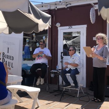DIESEL, A Bookstore - Bookstores Near Me - Santa Monica, California