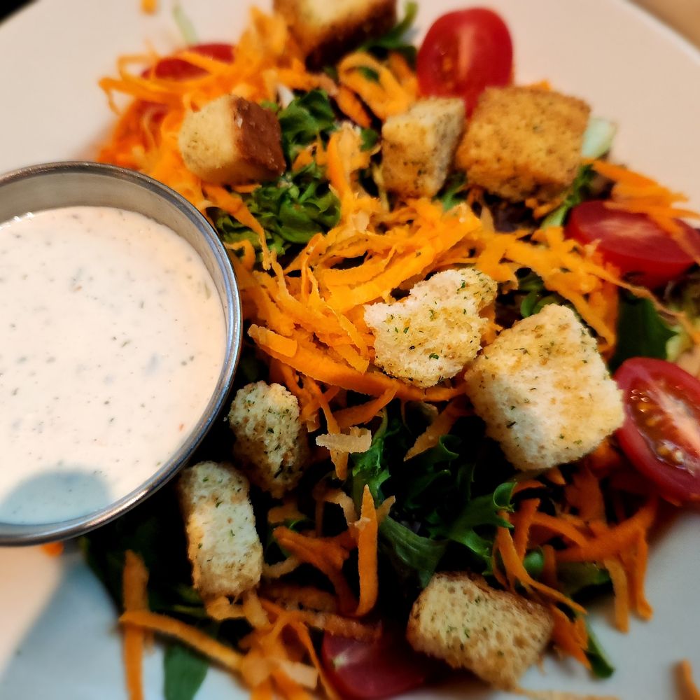 County Clare Irish Pub - Pub Salad - Irish Pub Near Me - Milwaukee, Wisconsin County Clare Irish Pub - Pub Salad - Irish Pub Near Me - Milwaukee, Wisconsin