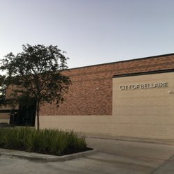 Bellaire Civic Center - Outside of City Hall - looks boring but is next to a great park (Bellaire-Zindler Park)