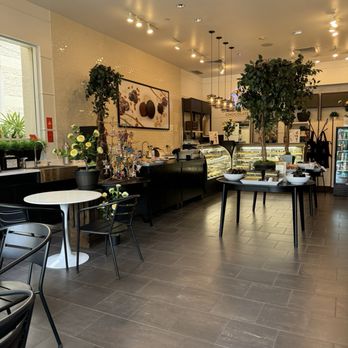 Diamond Head Chocolate - Chocolatiers & Shops Near Me - Waipahu, Hawaii