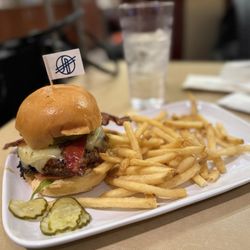 Silver Diner - Santa Fe Organic Bison Burger w Fries