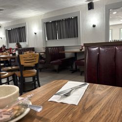 C-Stones Tavern - Nice new paint job