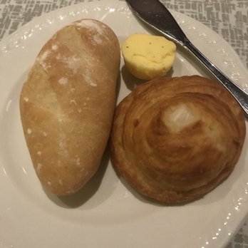 La Bastille - Breads - French Near Me - Cancún, AGU