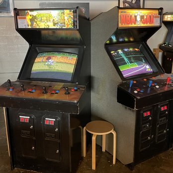 Two Plumbers Brewery + Arcade - two arcade machines - Breweries Near Me - Saint Charles, Missouri