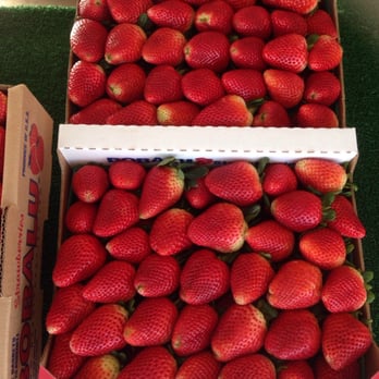 Bobalu Berries - Beautiful berries - Desserts Near Me - Oxnard, California