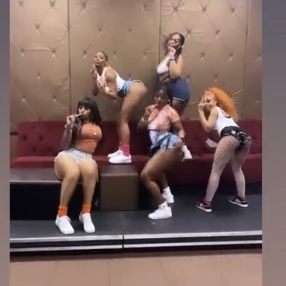 Lavo Lounge - The Lavo Bottle Girls ‍ - Hookah Bars Near Me - Nashville, Tennessee