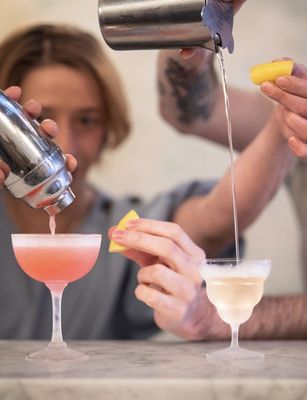Bar Nouveau by null