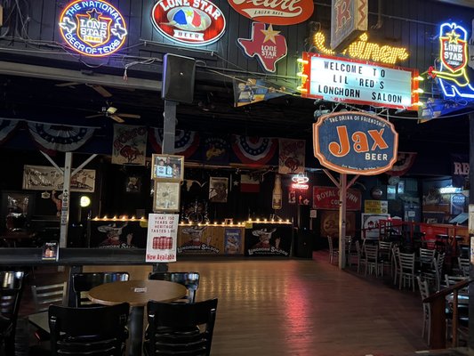 Lil' Red's Longhorn Saloon by null