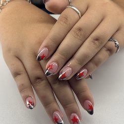 Clara’s Nail Bar - Nails